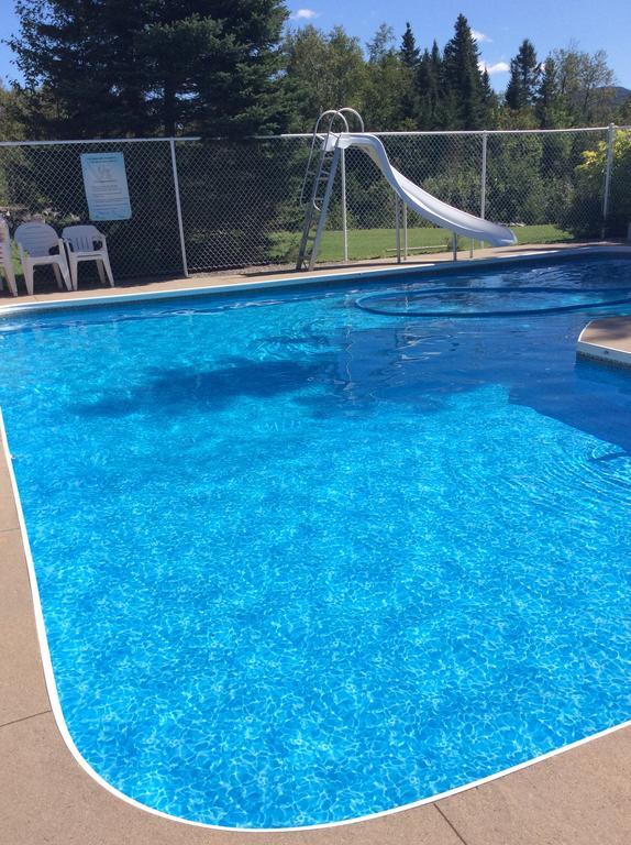 Camping Le 4 Chemins LʼAnse-Saint-Jean Quarto foto