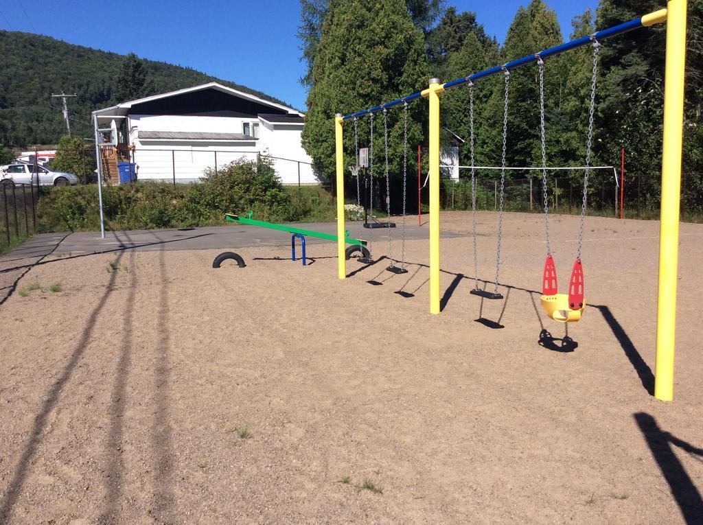 Camping Le 4 Chemins LʼAnse-Saint-Jean Quarto foto