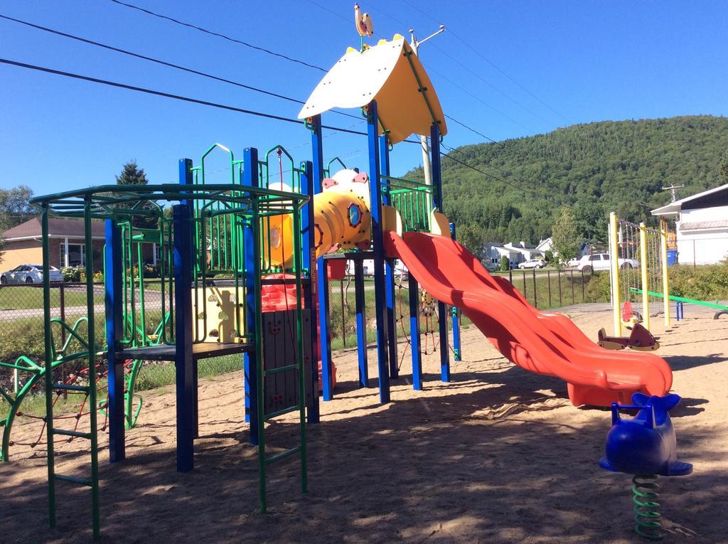 Camping Le 4 Chemins LʼAnse-Saint-Jean Quarto foto