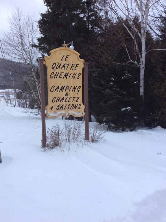Camping Le 4 Chemins LʼAnse-Saint-Jean Exterior foto